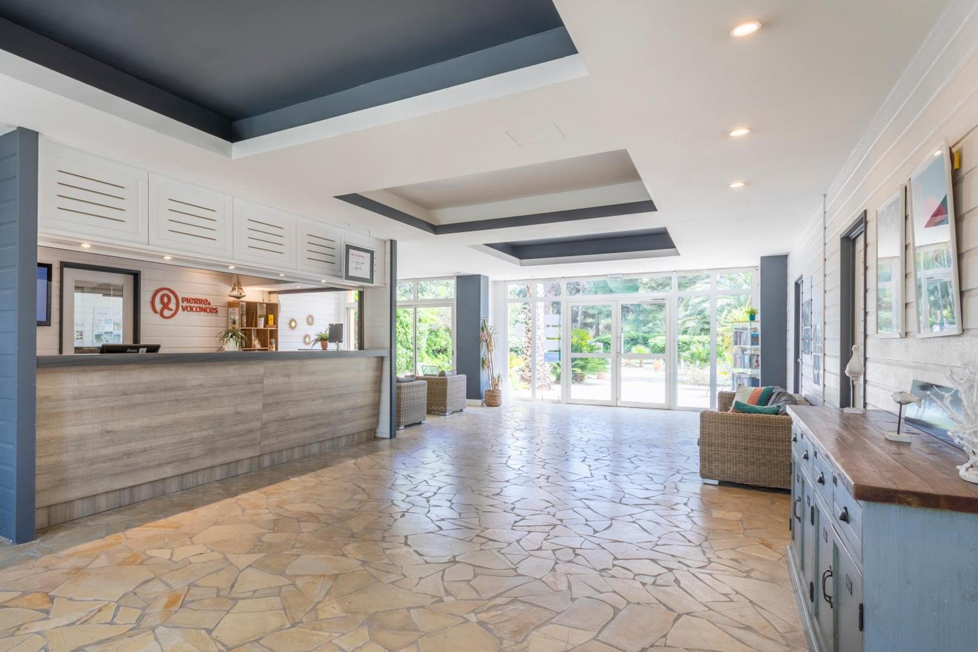 Residence Pierre & Vacances La Pinede Hyeres Exterior photo