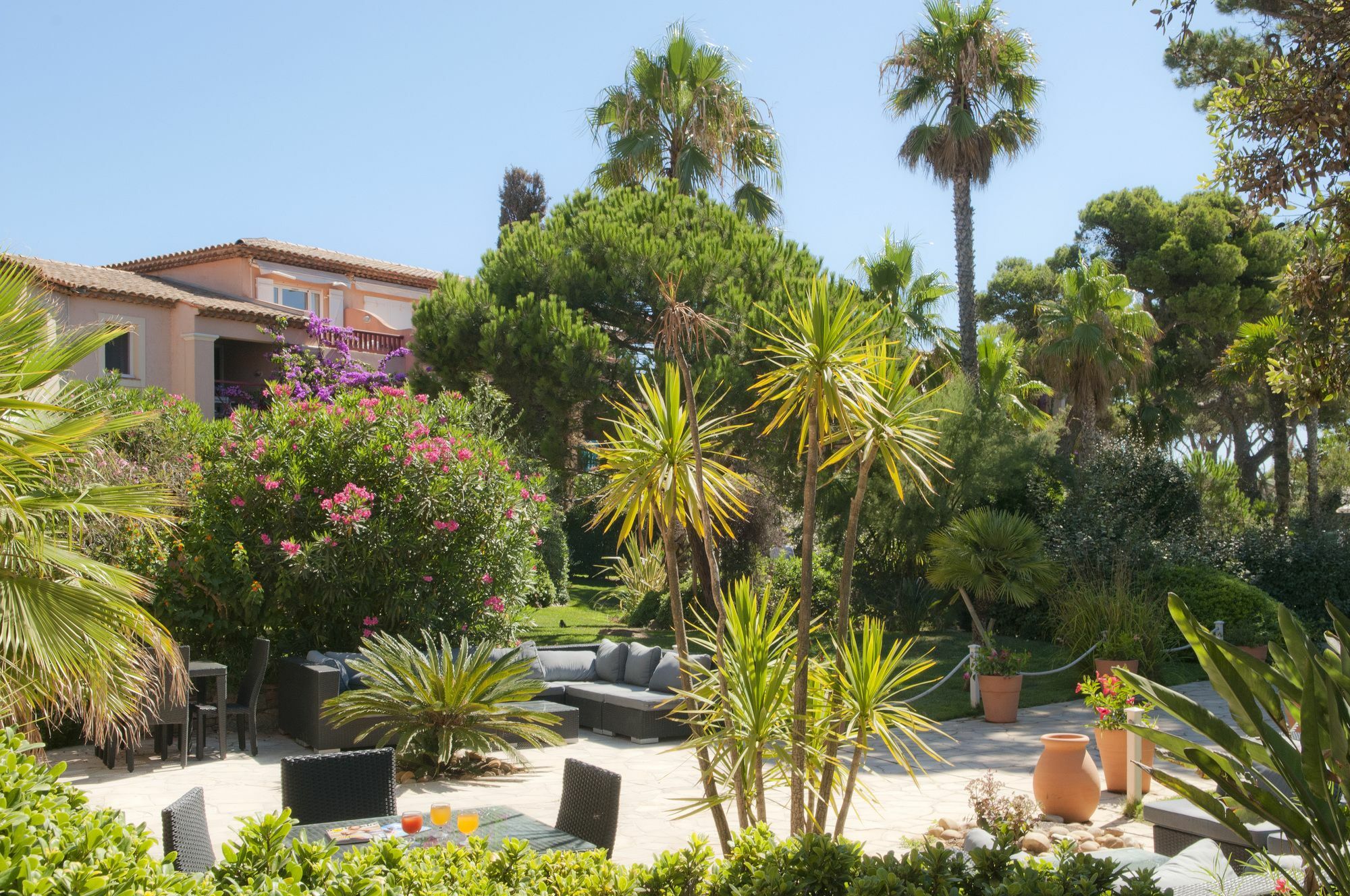 Residence Pierre & Vacances La Pinede Hyeres Exterior photo